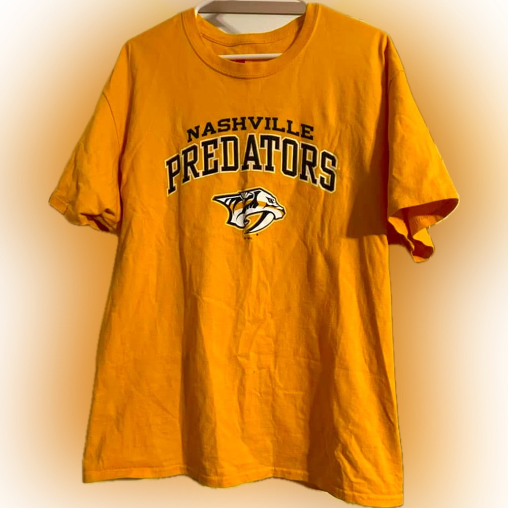 2 t-shirts (Nashville Predators & Memphis Tigers) (Unisex size XL)